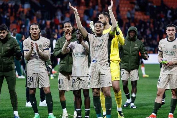 Paris Saint-Germain üst üste üçüncü kez Fransa Ligue 1'in şampiyonu oldu