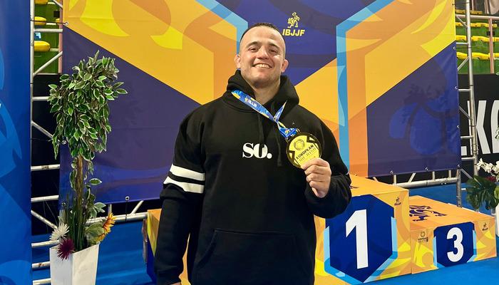 Milli sporcumuz Turgay Artan İtalya’da 97 kilo Jiu-Jitsu şampiyonu oldu!