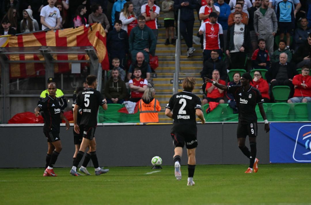 Besiktas, UEFA Konferans Ligi'nin rakip takımı farkla boğuldu! Tammy Abraham 2 puan alan hedeflerle tarihe düştü