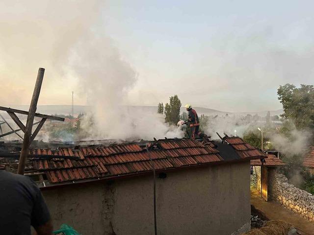 Alevlere teslim olan ev kullanılamaz oldu 2