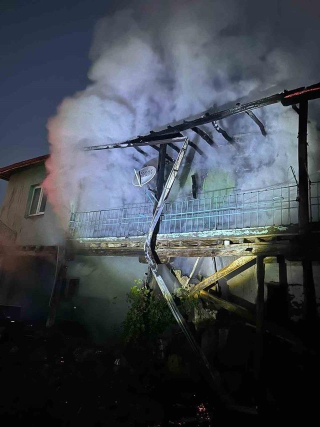 Ateşe teslim edilen ev kullanılamaz hale geldi 3