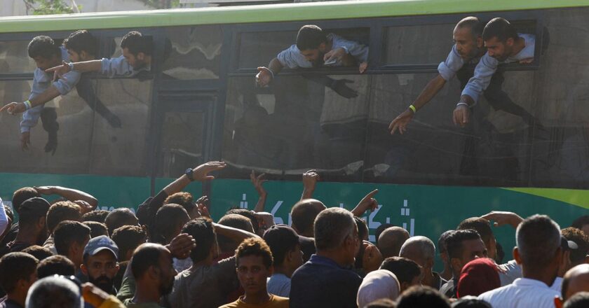 Soykırımcı İsrail yaklaşık 2000 Filistinli mahkumun tamamını serbest bıraktı