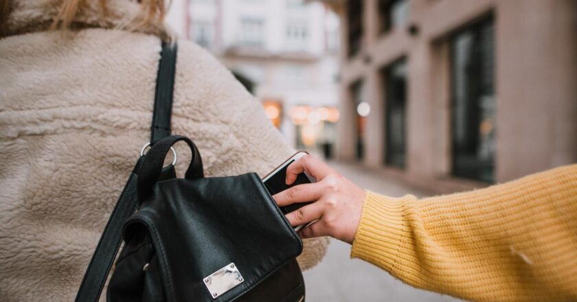 İlginç Olay: Çalınan Telefonları “iPhone Değil” Diye İade Ettiler